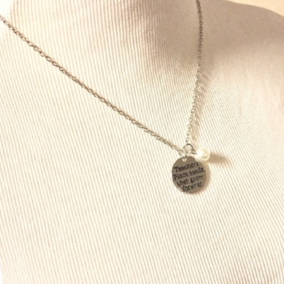 ❤️ TEACHER NECKLACE ❤️ - Picture 3 of 3